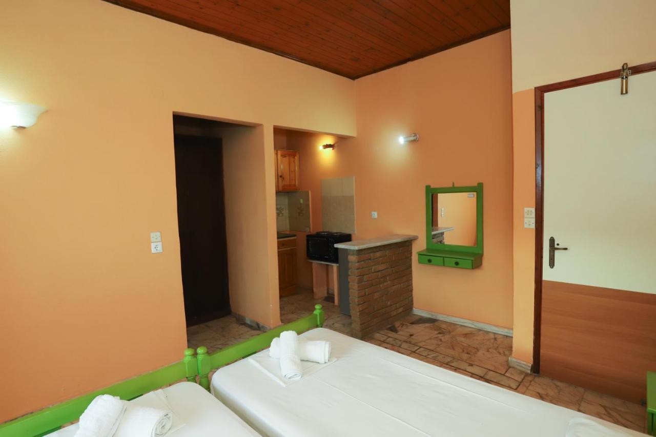 Cosy Budget Rooms To Rent In Ipsos Corfu ภายนอก รูปภาพ