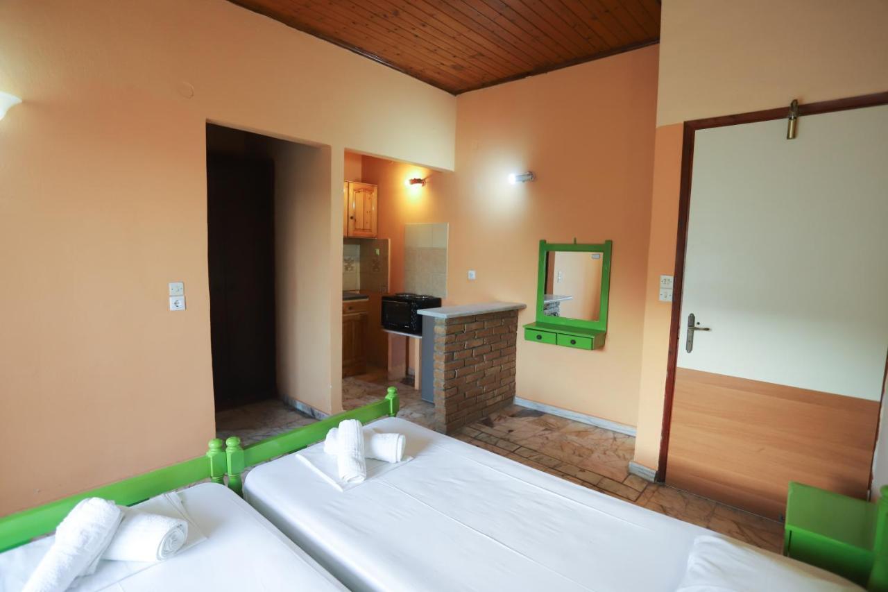 Cosy Budget Rooms To Rent In Ipsos Corfu ภายนอก รูปภาพ